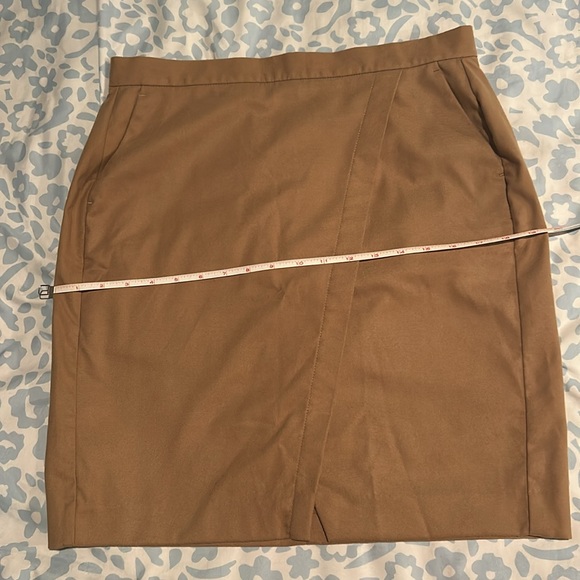 New Banana Republic Wrap Skirt size 8 petite with pockets - Picture 12 of 12